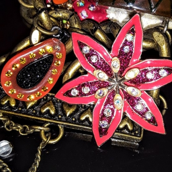 Betsey Johnson Skull pineapple Snake Banana Cherry - Picture 9 of 9